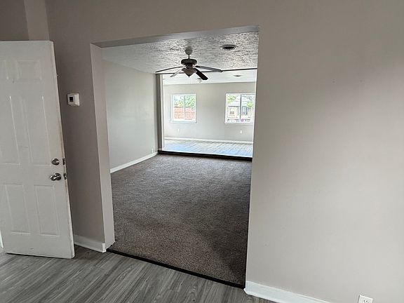 3rd image of 423 Hancock St #3