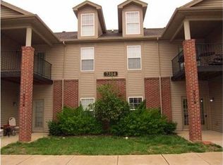 7314 Saint Andrews Woods Cir UNIT 102, Louisville, KY 40214