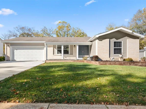 679 Green Forest Dr, Fenton, MO 63026