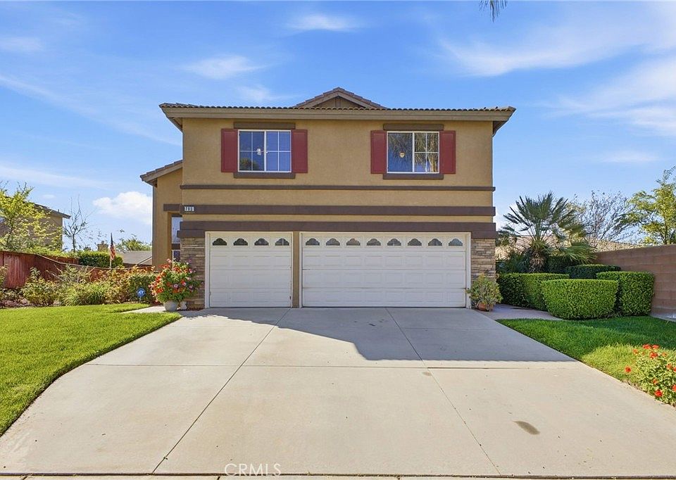 1st image of 785 Pine Ridge Cir