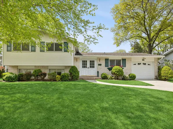 2406 N Lafayette St, Arlington Heights, IL 60004