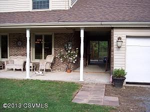 4th image of 225 Country Ln