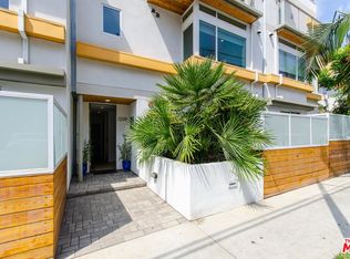 1209 N Las Palmas Ave, Los Angeles, CA 90038