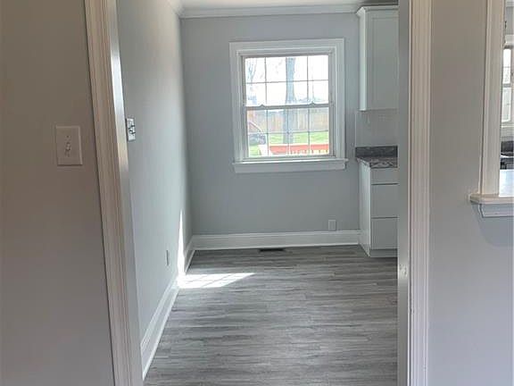 3rd image of 3806 Florida Ave