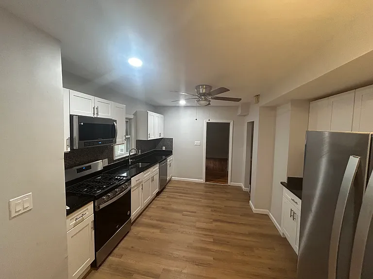 3 Oakland Ave #2 — Photo 9