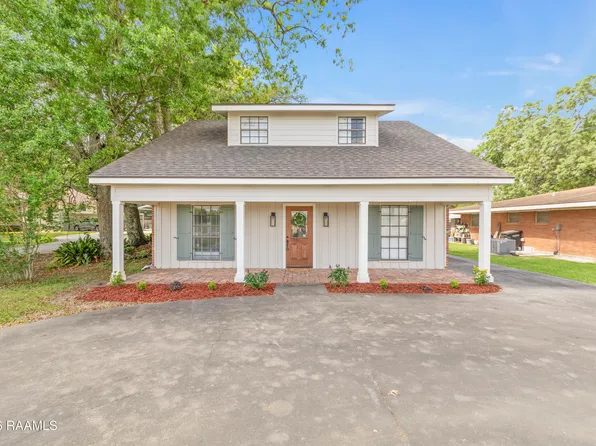 1402 Parkview Dr, New Iberia, LA 70563