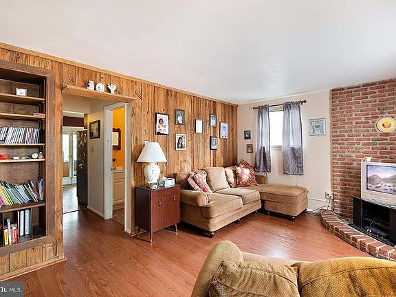 5th image of 557 Staufer Ct