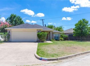 2353 Walden Place Ct, Grand Prairie, TX 75052