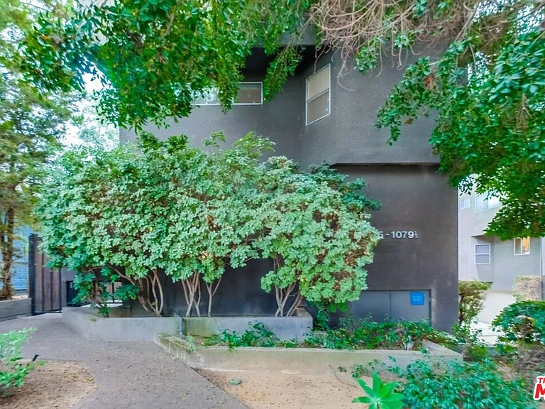 1077 W Kensington Rd #3 — Photo 62