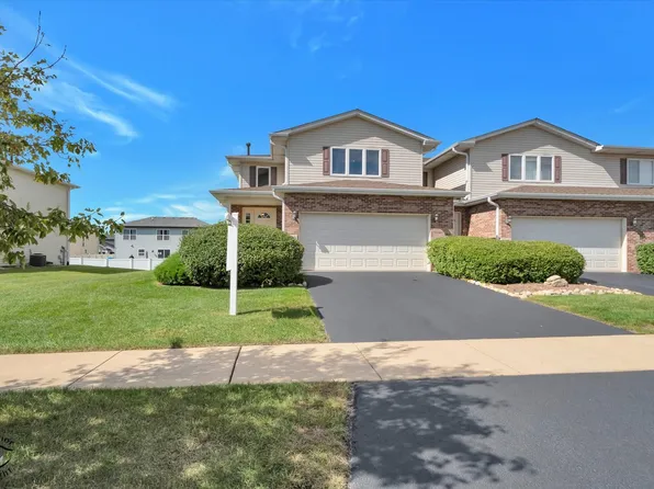 1390 Somerset Dr, Beecher, IL 60401