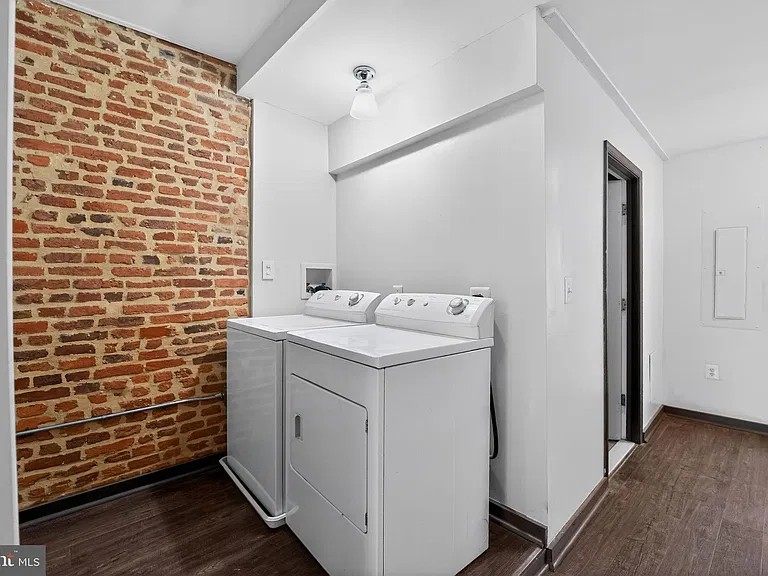 1602 Latrobe St — Photo 14