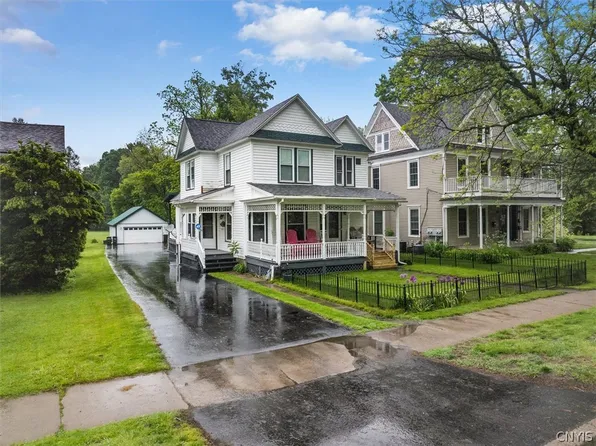 49 Utica St, Clinton, NY 13323