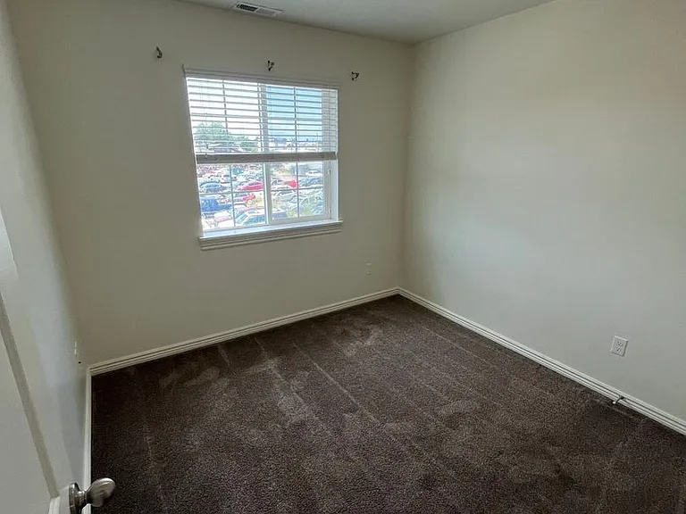1760 S 750 E — Photo 12