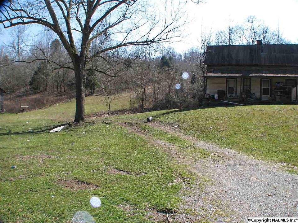 2nd image of 211 Cowley Hollow Rd