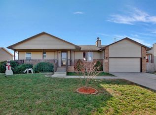 103 Victoria Rd, Newton, KS 67114