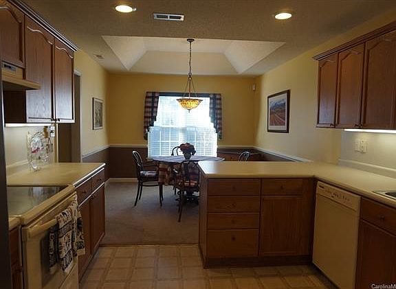 5th image of 112 Abbotswood Pl #111