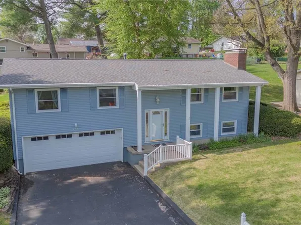 1422 Thistle Dr, Vandalia, IL 62471