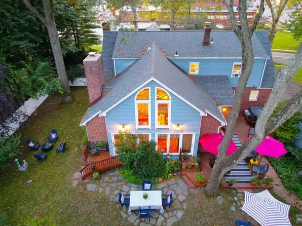 345 River Rd, New Milford, NJ 07646
