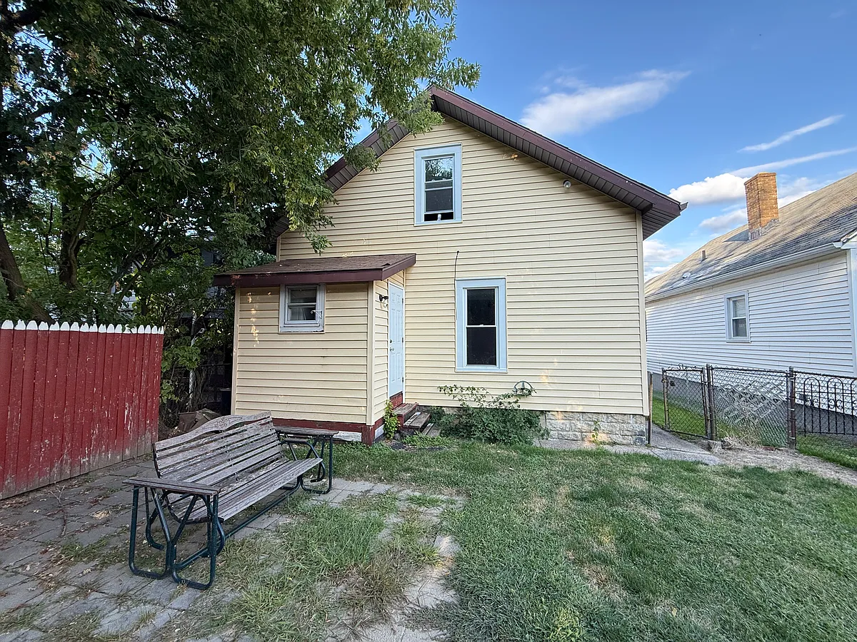 Building Photo - 2818 Wayne St