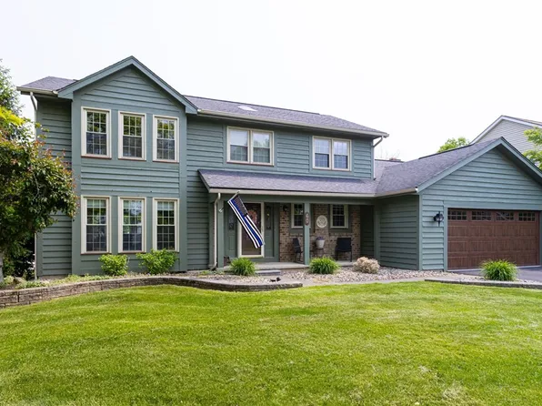 60 Redcedar Dr, Rochester, NY 14616