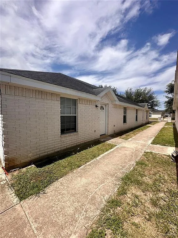 2 bed, 2.0 bath, 952 sqft, $950 — Photo 2