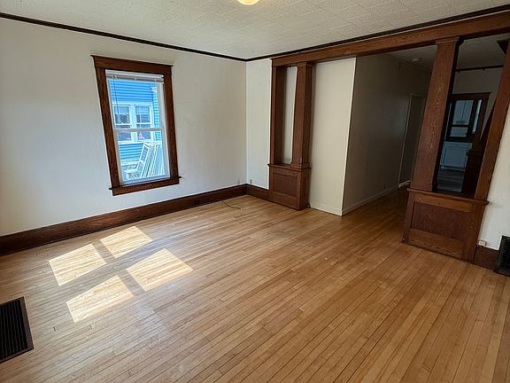 3rd image of 517 2nd Ave
