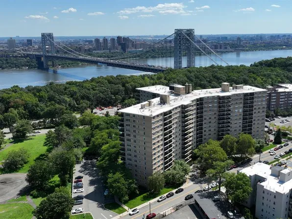2200 N Central Rd APT 14T, Fort Lee, NJ 07024