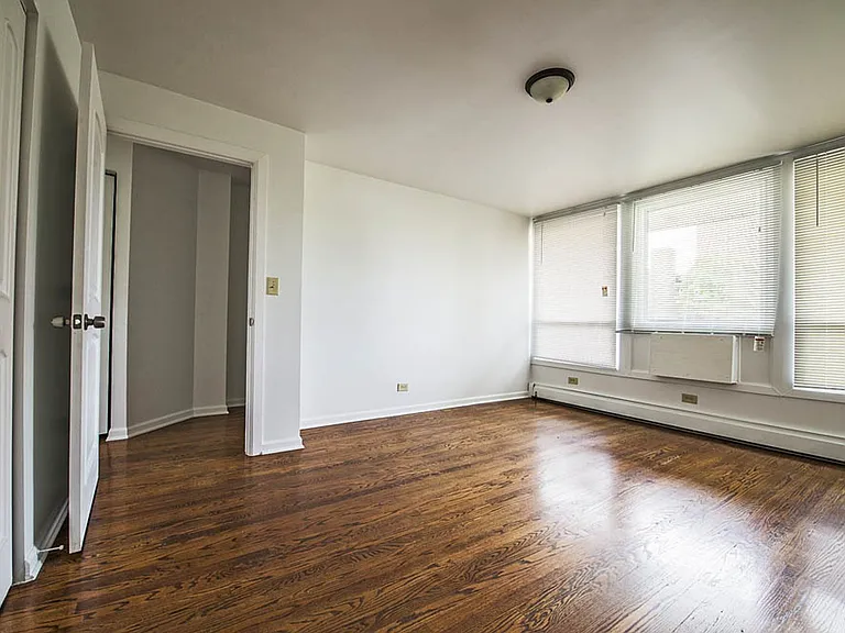 6832 S Crandon — Photo 12