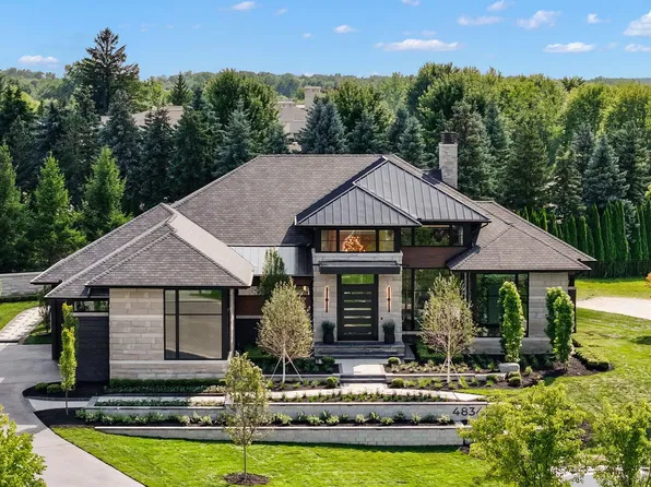 4834 Pinnacle Blvd, Rochester, MI 48306