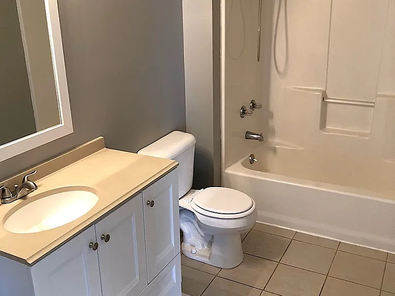Hallway Full Bath #2