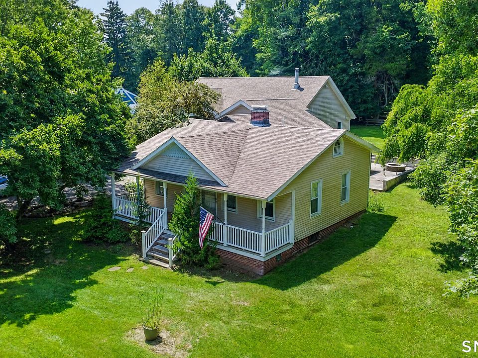 1st image of 900 Racebrook Road