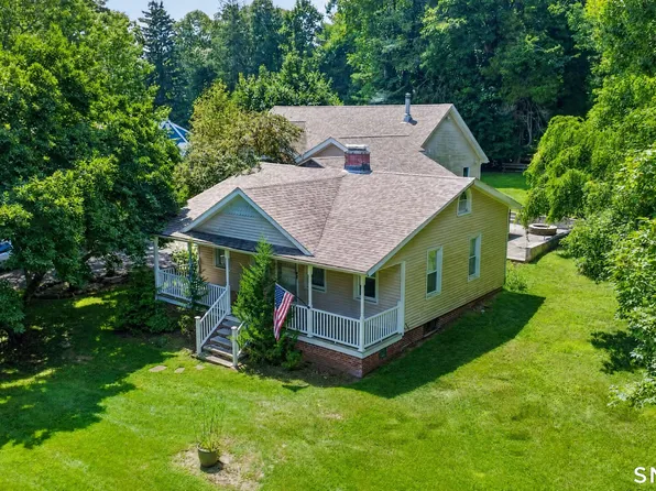 900 Racebrook Road, Orange, CT 06477