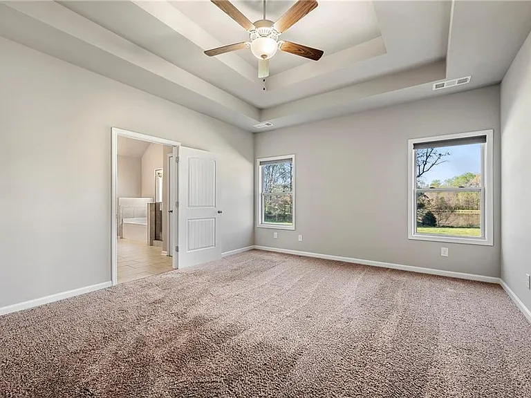 540 Brookside Ln — Photo 17