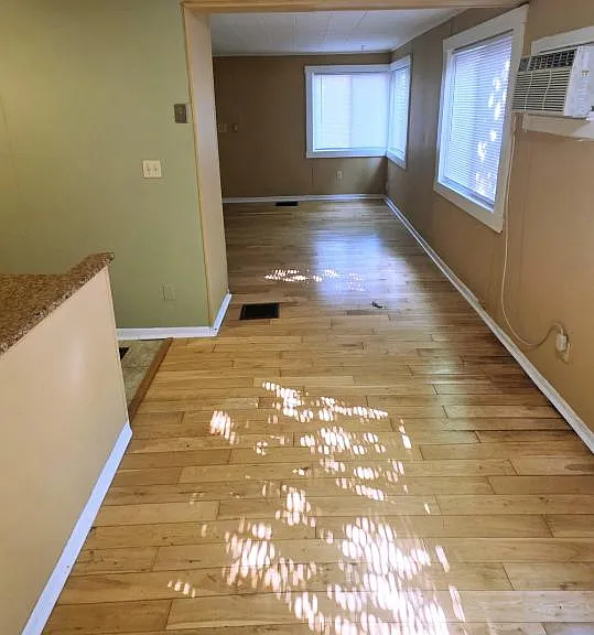 145 E Duncan St — Photo 5