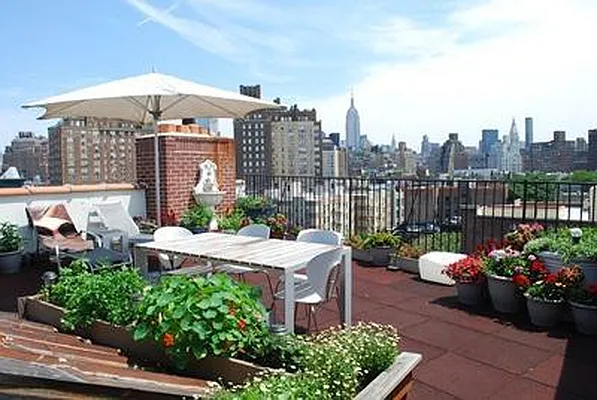 Sold by Bank Neary | media 1