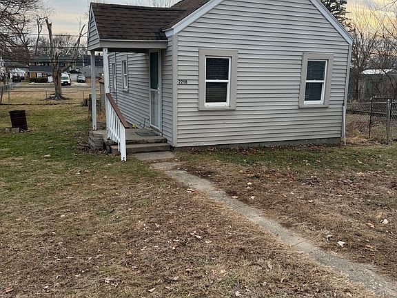 2nd image of 2218 W Tripp Ave