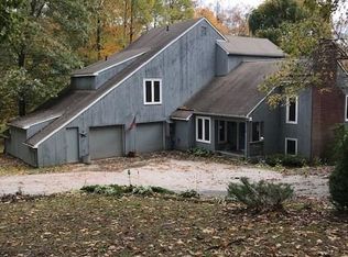 Bear Ln, New Milford, CT 06776
