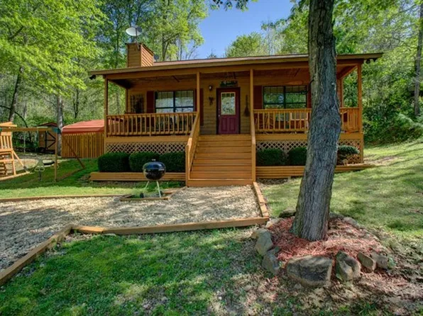 523 Lake Nottely Dr, Blairsville, GA 30512