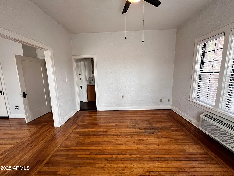 902 E Palm Ln #6 — Photo 11