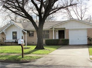 1427 Phillips St, Cleburne, TX 76033