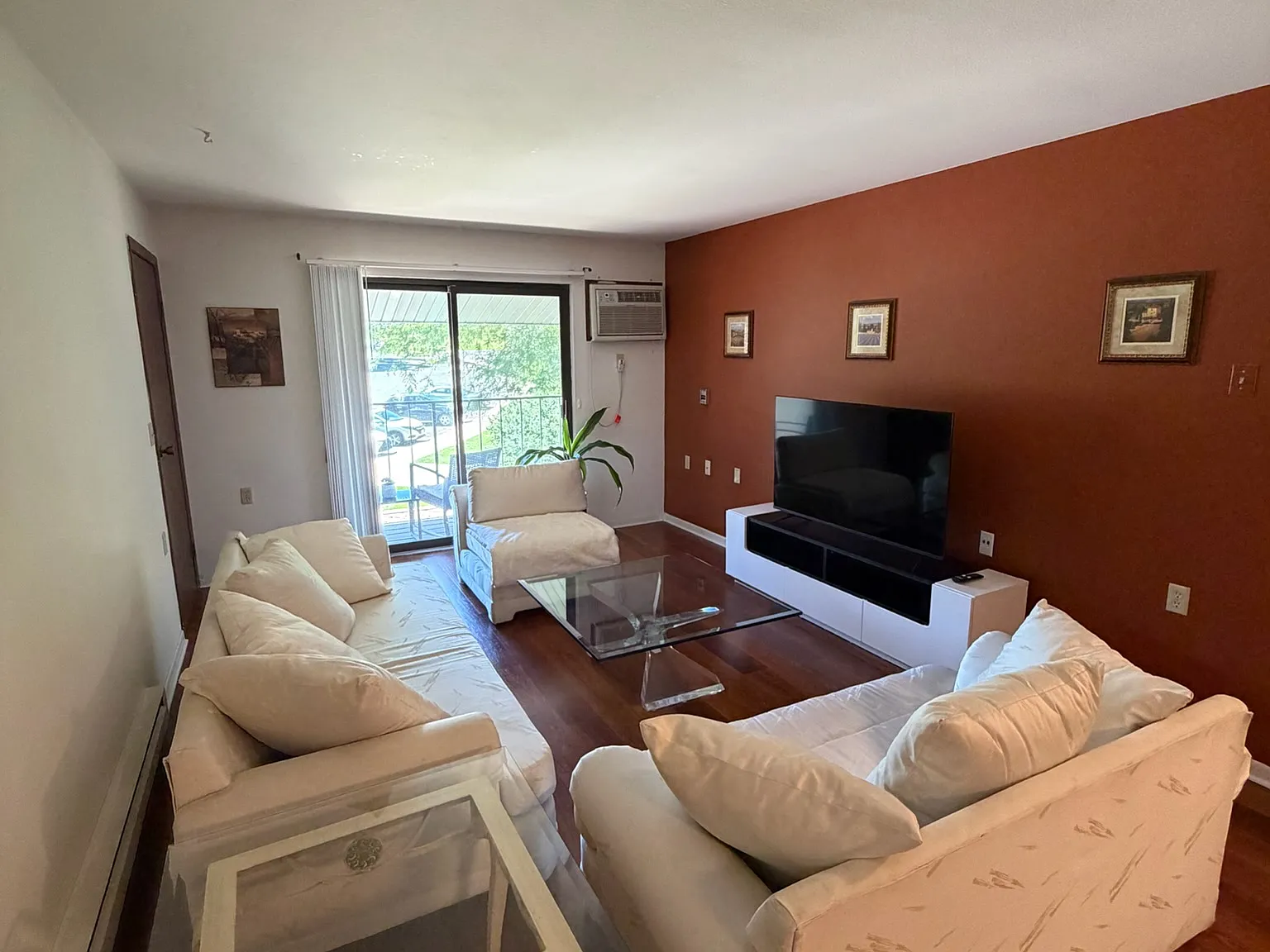 1 bed, 760 sqft, $1,450 — Photo 3