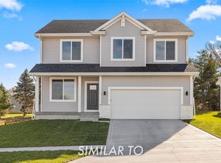 2901 Primrose Rd, Des Moines, IA 50317