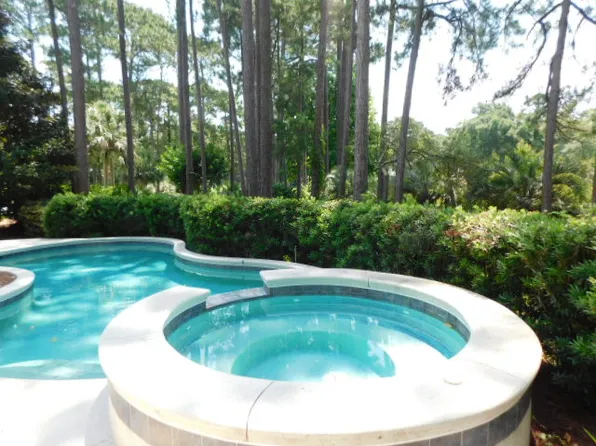 3 Hobonny Pl, Hilton Head Island, SC 29926