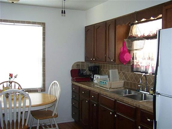 5th image of 7033 Shamrock Dr