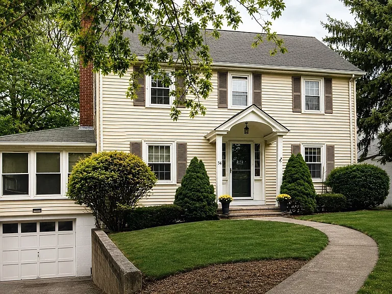 16 Pine St — Photo 3