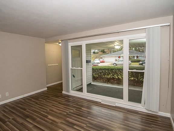 4th image of 2503 Club Dr