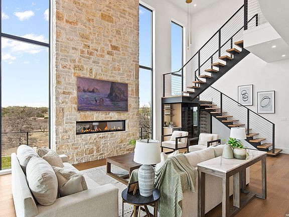4th image of 104 S Tower Drive