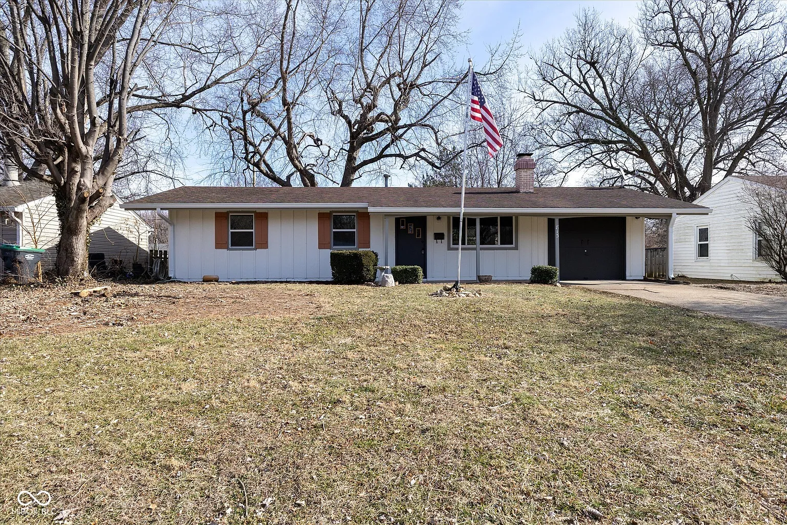 813 Highland Dr photo 1
