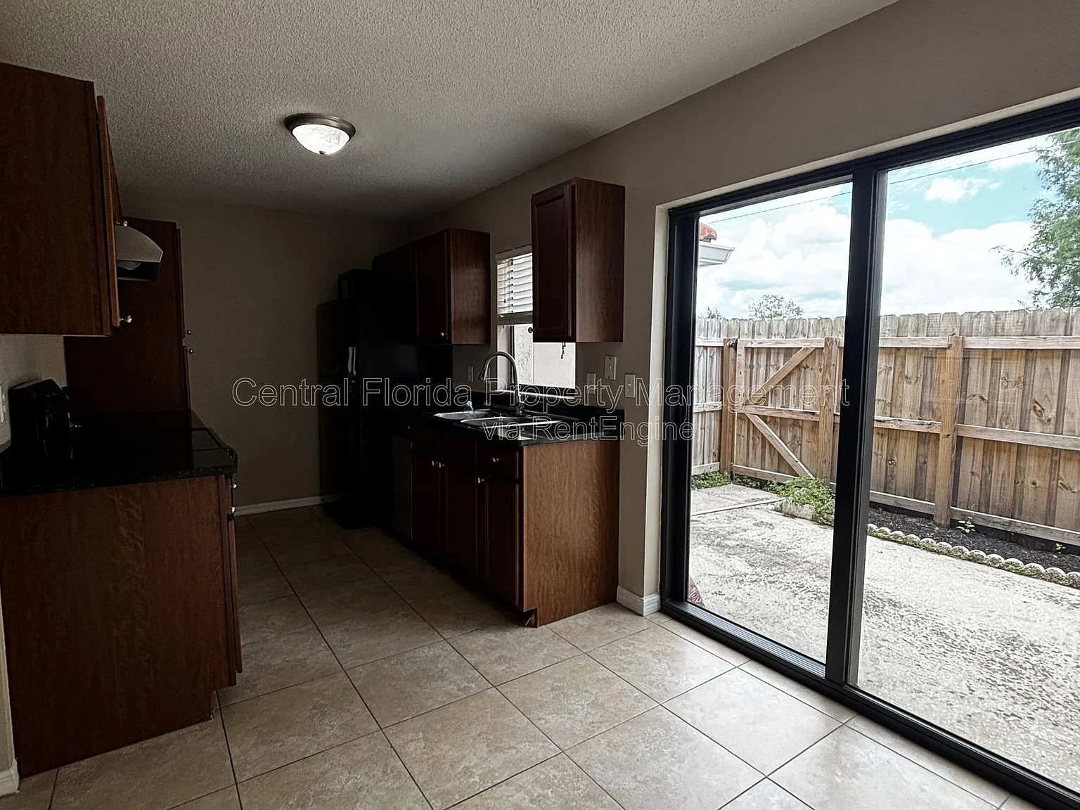 2 bed, 1.5 bath, 1032 sqft, $1,550 — Photo 4