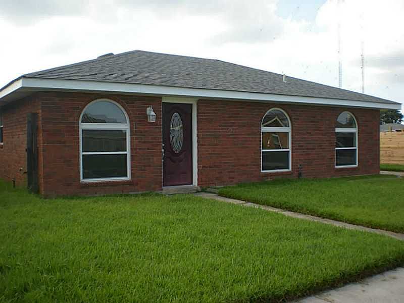1st image of 3620 Veronica Dr